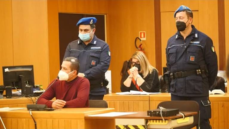 Faenza, l'omicidio di Ilenia. Barbieri: Le ho appoggiato il manico del martello sotto la gola Faenza, l'omicidio di Ilenia. Barbieri: Le ho appoggiato il manico del martello sotto la gola