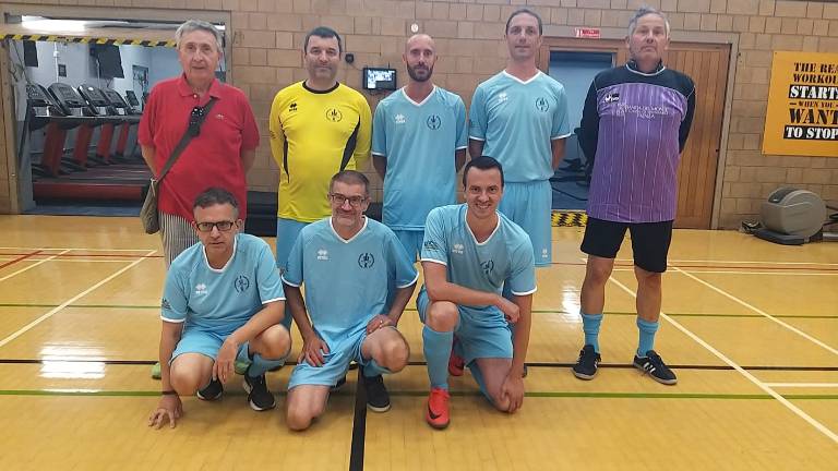 La Polizia Locale di Faenza dà una lezione a Scotland Yard nel calcio a 5 La Polizia Locale di Faenza dà una lezione a Scotland Yard nel calcio a 5