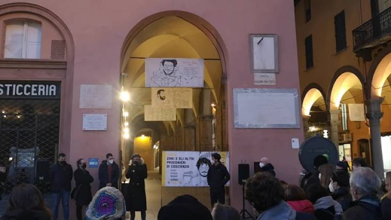 Imola, l'esposizione per Zaki: Grazie, sarò con voi al più presto Imola, l'esposizione per Zaki: Grazie, sarò con voi al più presto