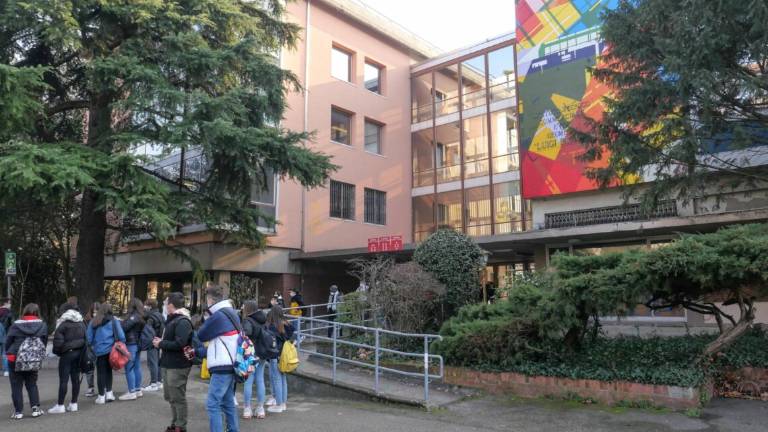 Imola, giovani e Covid. Oltre 1600 hanno chiesto aiuto psicologico Imola, giovani e Covid. Oltre 1600 hanno chiesto aiuto psicologico