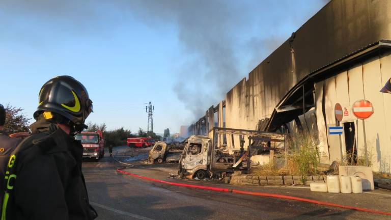 Incendio Faenza, Arpae rileva diossine ma No effetti acuti per salute Incendio Faenza, Arpae rileva diossine ma No effetti acuti per salute