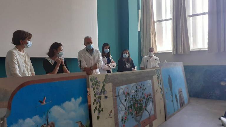 Ravenna, il Liceo Artistico “Nervi Severini” dona 5 pannelli ornamentali all'Oncologia Ravenna, il Liceo Artistico “Nervi Severini” dona 5 pannelli ornamentali all'Oncologia
