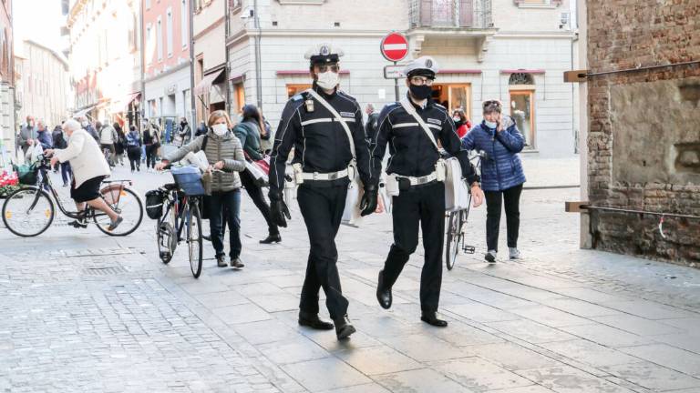 Rimini, punito bar aperto dopo le 18 Rimini, punito bar aperto dopo le 18