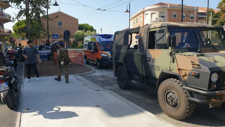 Rimini. Non riesce a fare una ricarica: bottigliata in faccia al commesso Rimini. Non riesce a fare una ricarica: bottigliata in faccia al commesso