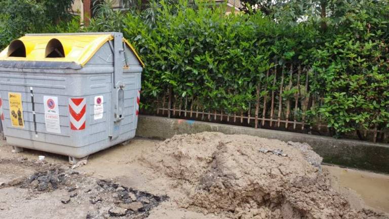 Cesena, tubo rotto e disagi durante la posa della fibra ottica Cesena, tubo rotto e disagi durante la posa della fibra ottica