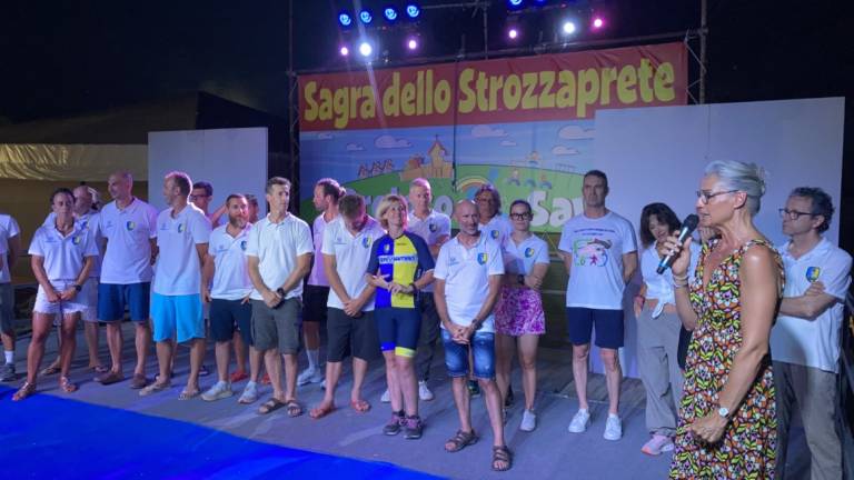 Cervia: gara di tifo dei quartieri durante l'Ironman, lunedì la presentazione dell'iniziativa benefica Cervia: gara di tifo dei quartieri durante l'Ironman, lunedì la presentazione dell'iniziativa benefica