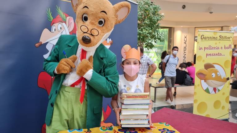 Rimini, cittadini al top: Geronimo Stilton e la Costituzione spiegata ai bambini alle Befane Rimini, cittadini al top: Geronimo Stilton e la Costituzione spiegata ai bambini alle Befane