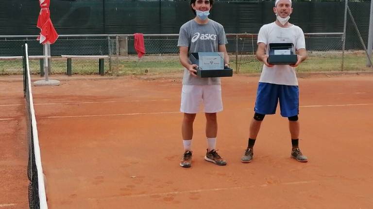 Tennis, Gualanduzzi vince il torneo della Buscherini Tennis, Gualanduzzi vince il torneo della Buscherini