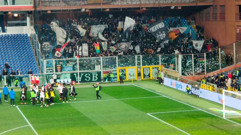 Il Cesena espugna Genova per la gioia dei suoi tifosi VIDEO Il Cesena espugna Genova per la gioia dei suoi tifosi VIDEO