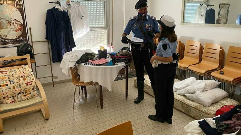 Riccione, sorpreso mentre spaccia in riviera: arrestato dai Carabinieri Riccione, sorpreso mentre spaccia in riviera: arrestato dai Carabinieri