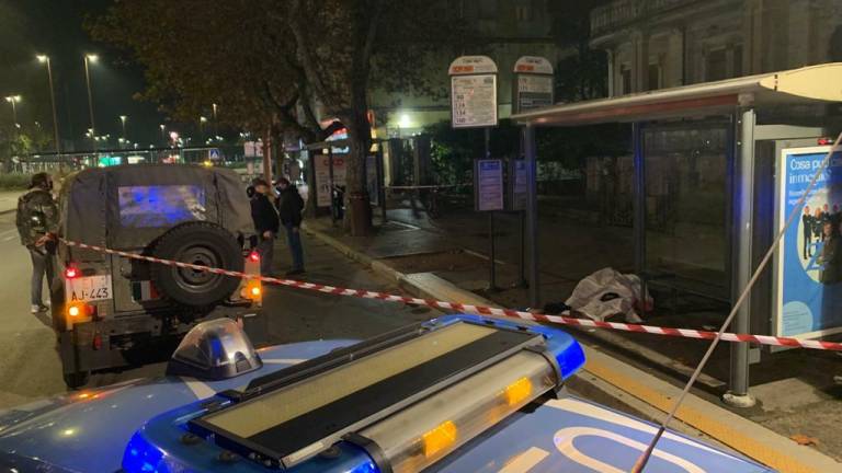 Omicidio alla stazione di Rimini: L'ho visto accasciato, gli usciva del sangue dalla bocca Omicidio alla stazione di Rimini: L'ho visto accasciato, gli usciva del sangue dalla bocca