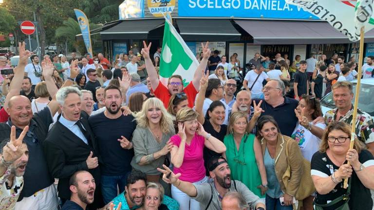 Elezioni a Riccione: Angelini (centrosinistra) festeggia la vittoria Elezioni a Riccione: Angelini (centrosinistra) festeggia la vittoria
