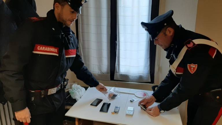 Forlì, trovata con l'eroina nella borsa: arrestata Forlì, trovata con l'eroina nella borsa: arrestata