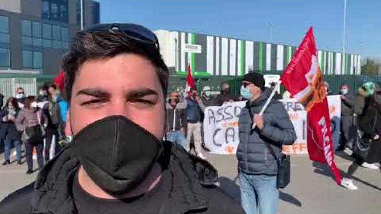 Sciopero Amazon a Santarcangelo. Ci spiano con Gps / Video Sciopero Amazon a Santarcangelo. Ci spiano con Gps / Video