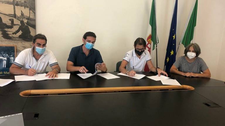 Intesa Italia-Grecia per una pesca sostenibile: accordo siglato a Rimini Intesa Italia-Grecia per una pesca sostenibile: accordo siglato a Rimini