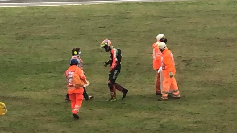 MotoGp, Savadori che sfortuna: cade e si frattura la clavicola MotoGp, Savadori che sfortuna: cade e si frattura la clavicola