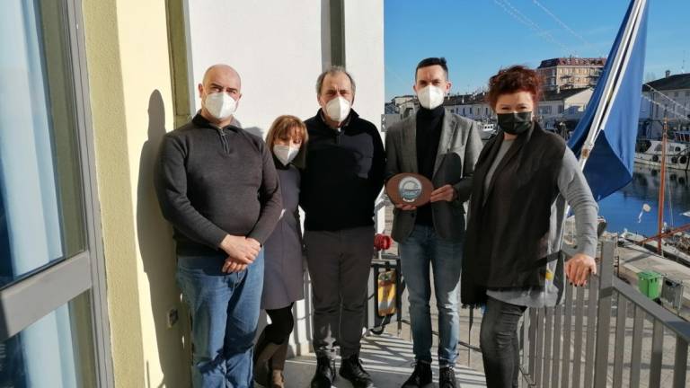 Cesenatico, il sindaco festeggia i 30 anni della Righetti Navi Cesenatico, il sindaco festeggia i 30 anni della Righetti Navi