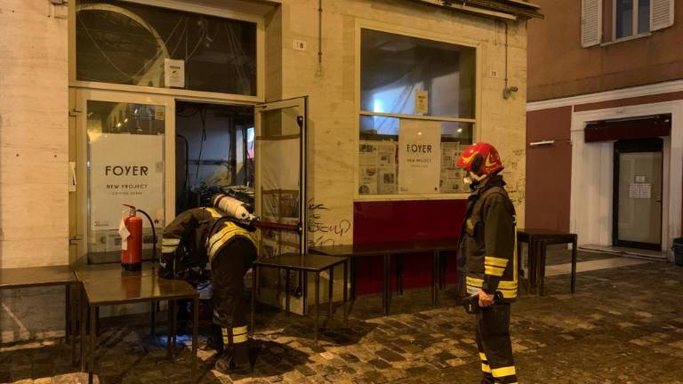 Rimini. Fiamme in un locale della vecchia pescheria Rimini. Fiamme in un locale della vecchia pescheria