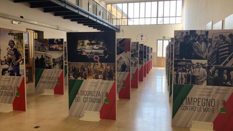 Cesena, al servizio del Paese: la mostra itinerante della Polizia VIDEO Cesena, al servizio del Paese: la mostra itinerante della Polizia VIDEO