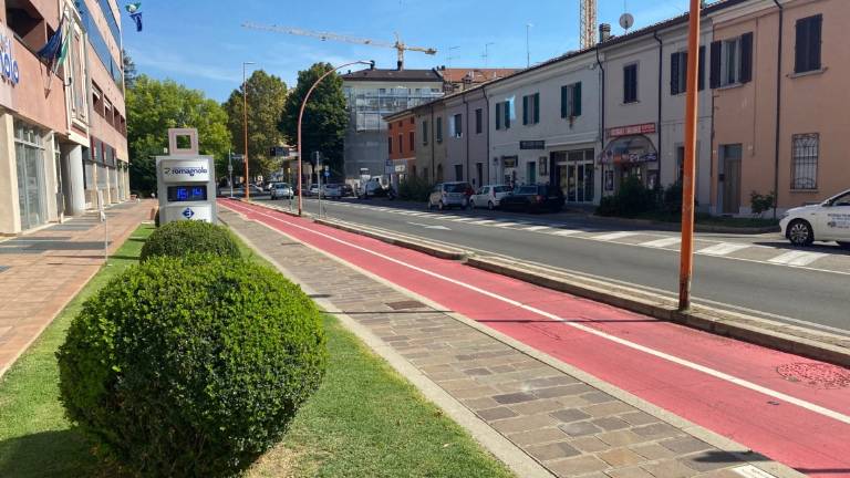 Cesena, imprenditore si spara fuori dalla banca: le ferite non sono gravi Cesena, imprenditore si spara fuori dalla banca: le ferite non sono gravi