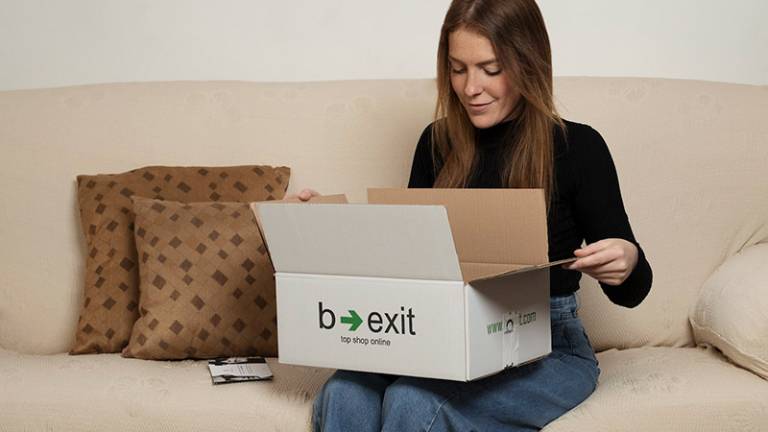Su B-exit.it scarpe e borse in saldo, a Natale regala il lusso dei grandi brand Su B-exit.it scarpe e borse in saldo, a Natale regala il lusso dei grandi brand