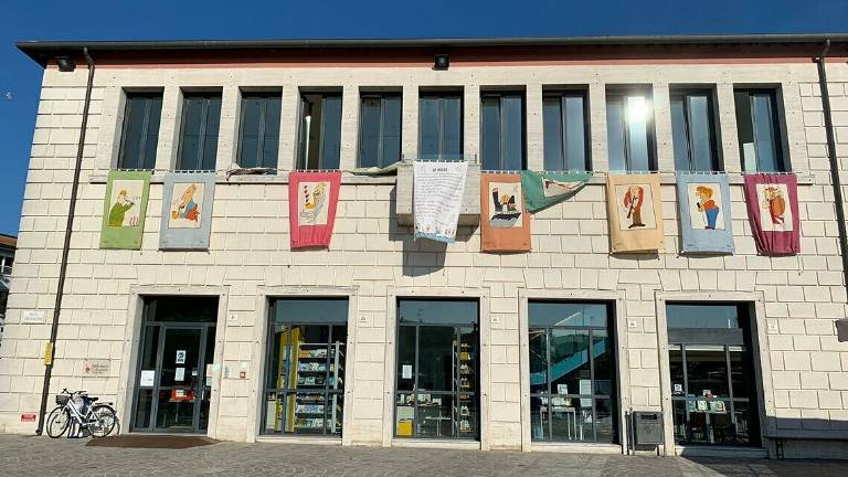 Cesenatico, le tende di Mantegazza esposte a un anno dalla scomparsa Cesenatico, le tende di Mantegazza esposte a un anno dalla scomparsa