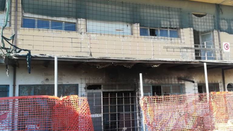 Riccione. Colonia occupata e con allaccio abusivo: sgomberata e murata Riccione. Colonia occupata e con allaccio abusivo: sgomberata e murata