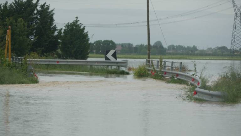 Ravenna, evacuazione per le zone a ridosso dei fiumi: le frazioni interessate Ravenna, evacuazione per le zone a ridosso dei fiumi: le frazioni interessate