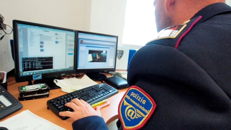 Rimini. Finti poliziotti e falsi bancari, imprenditore truffato per 50mila euro Rimini. Finti poliziotti e falsi bancari, imprenditore truffato per 50mila euro
