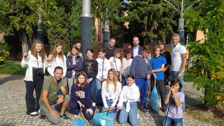 Savignano sul Rubicone, giovani e la cura per l'ambiente al Giardino dei Tigli Savignano sul Rubicone, giovani e la cura per l'ambiente al Giardino dei Tigli