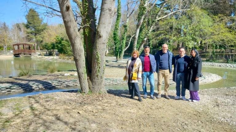 Riccione, parco della Resistenza: riqualificati i ruscelli dei laghetti Riccione, parco della Resistenza: riqualificati i ruscelli dei laghetti