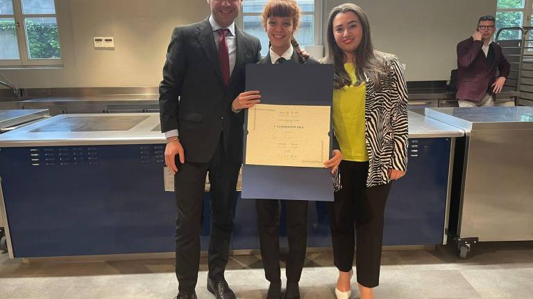 Novafeltria, Fatima Bedni vince a Degustando il talento per la gioia della scuola Tonino Guerra Novafeltria, Fatima Bedni vince a Degustando il talento per la gioia della scuola Tonino Guerra