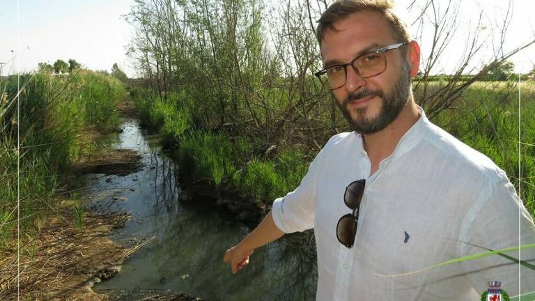 Faenza, avviata la bonifica delle acque per spegnere l'incendio alla Lotras Faenza, avviata la bonifica delle acque per spegnere l'incendio alla Lotras