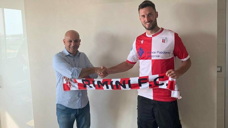 Calcio D, il Rimini ingaggia Simone Tomassini Calcio D, il Rimini ingaggia Simone Tomassini
