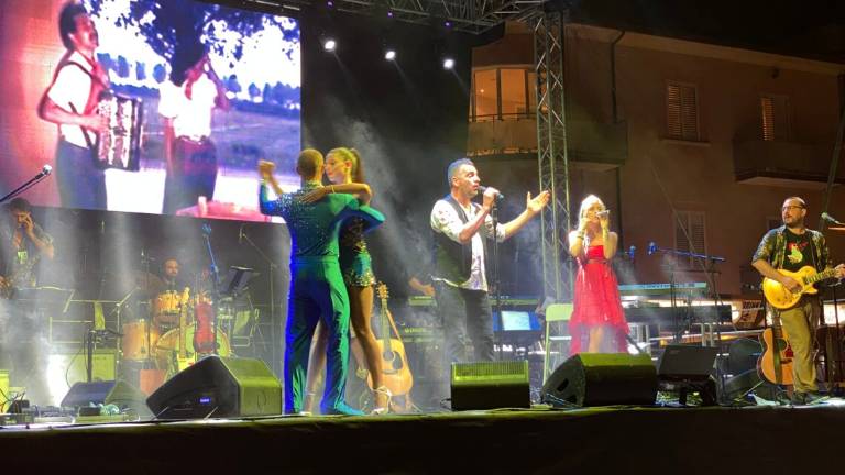 Gatteo Mare, la festa per il compleanno di Raoul Casadei Gatteo Mare, la festa per il compleanno di Raoul Casadei