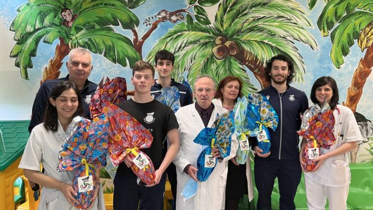 Ravenna, dalla Pietro Pezzi volley un dolce omaggio pasquale a Pediatria Ravenna, dalla Pietro Pezzi volley un dolce omaggio pasquale a Pediatria