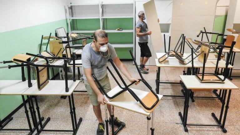 Scuole superiori, i dirigenti imolesi: 4 giorni a scuola e 2 a casa Scuole superiori, i dirigenti imolesi: 4 giorni a scuola e 2 a casa