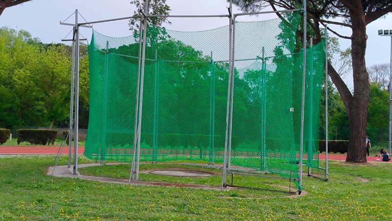 Squadra tedesca si allena a Marina di Ravenna e dona l’attrezzatura al campo di atletica Squadra tedesca si allena a Marina di Ravenna e dona l’attrezzatura al campo di atletica