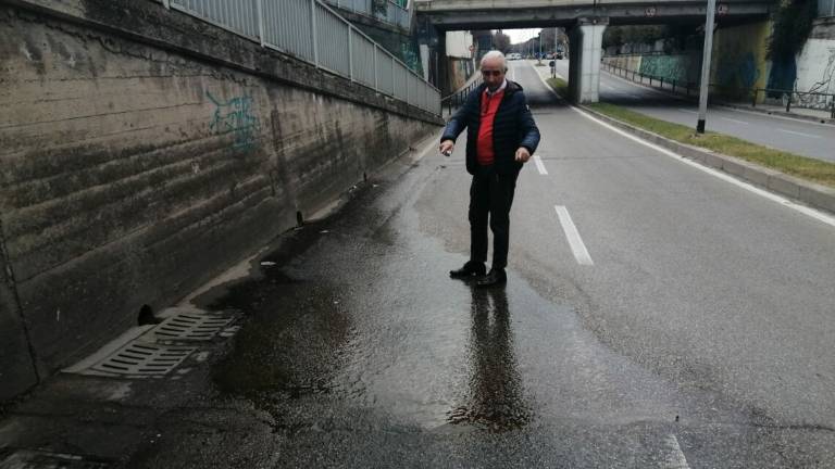 Rimini. Pecci, Lega: In via Firenze fogna a cielo aperto Rimini. Pecci, Lega: In via Firenze fogna a cielo aperto