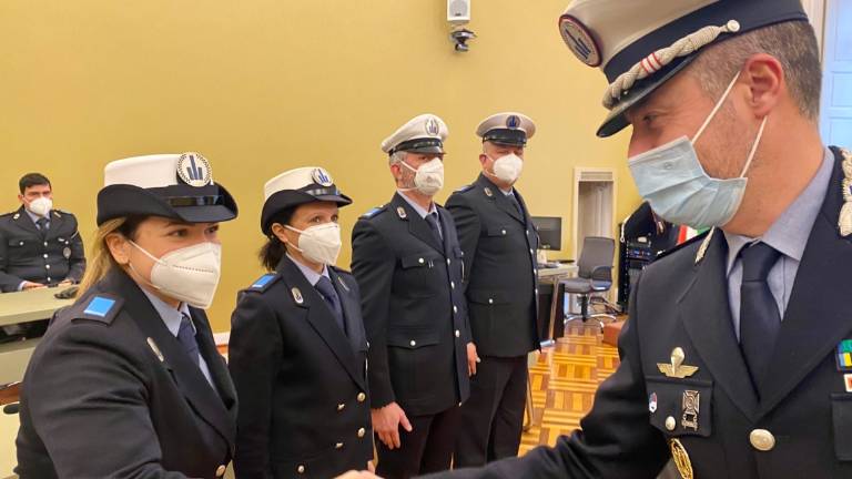 Cesena, gli encomi della Polizia a quattro assistenti che si sono distinti nel 2021 Cesena, gli encomi della Polizia a quattro assistenti che si sono distinti nel 2021