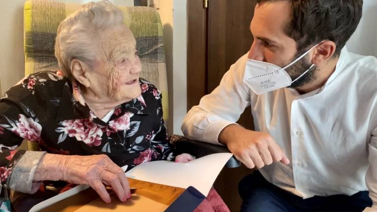 Lunga vita a Cesena: con la super-nonna Lina Arrigoni ora i centenari sono 32 Lunga vita a Cesena: con la super-nonna Lina Arrigoni ora i centenari sono 32