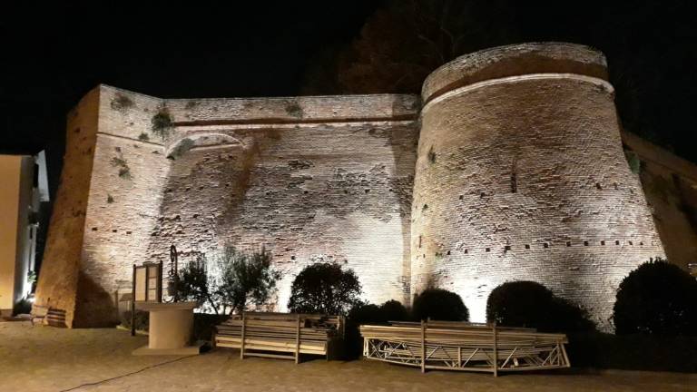 Montiano ecco il nuovo impianto di illuminazione Montiano ecco il nuovo impianto di illuminazione