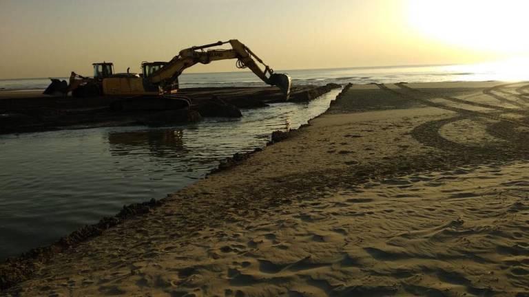Riccione, eseguiti i lavori di riapertura della foce del Marano Riccione, eseguiti i lavori di riapertura della foce del Marano