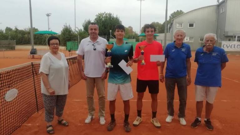Tennis: Andrea Valli e Alice Stella vincono il trofeo Aon al Ct Zavaglia Tennis: Andrea Valli e Alice Stella vincono il trofeo Aon al Ct Zavaglia
