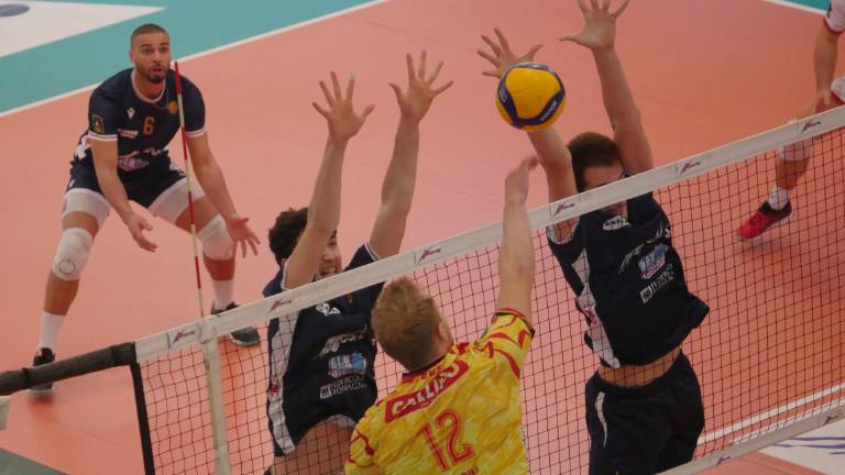 Volley A2, la Consar Rcm combatte fino alla fine ma Vibo Valentia vince al tie-break e va in semifinale Volley A2, la Consar Rcm combatte fino alla fine ma Vibo Valentia vince al tie-break e va in semifinale