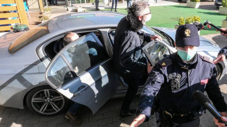 Delitto di Faenza, nuovo sopralluogo nella casa dell'omicidio Delitto di Faenza, nuovo sopralluogo nella casa dell'omicidio