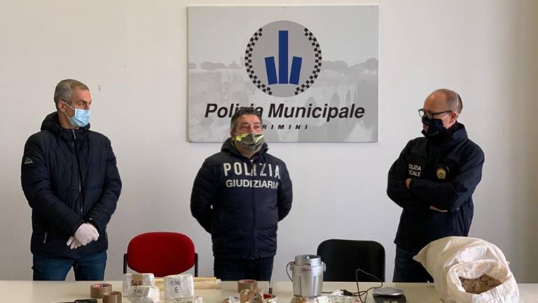 Rimini: maxisequestro di eroina, cocaina e metanfetamina VIDEO Rimini: maxisequestro di eroina, cocaina e metanfetamina VIDEO