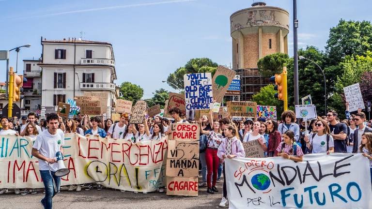 Forlì, venerdì 24 settembre torna lo sciopero globale per il clima di Fridays for Future Forlì, venerdì 24 settembre torna lo sciopero globale per il clima di Fridays for Future