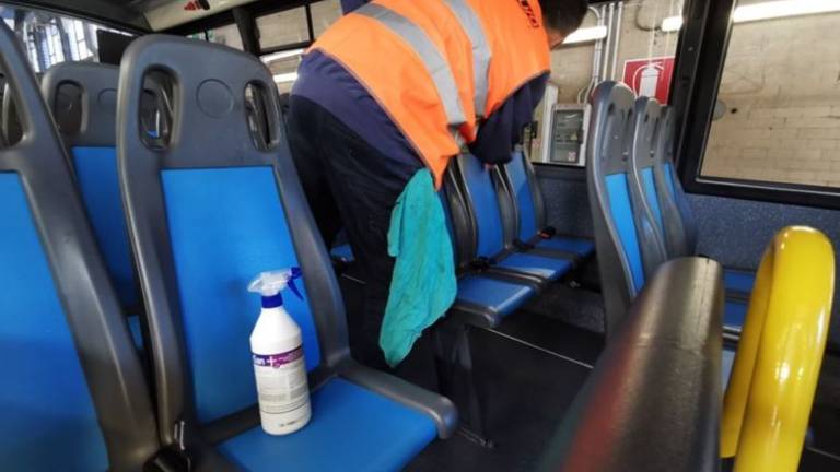 Coronavirus. Sanificazione straordinaria sui bus di Start. Gel alle biglietterie Coronavirus. Sanificazione straordinaria sui bus di Start. Gel alle biglietterie