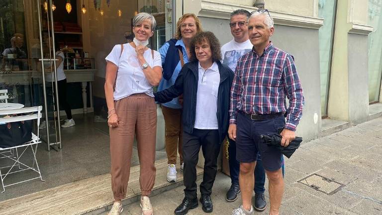 Forlì, Riccardo Cocciante a spasso per la città Forlì, Riccardo Cocciante a spasso per la città